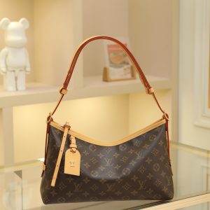 The CarryAll EastWest handbag, crafted from Monogram canvas with leather trim, makes the perfect companion for urban living. Its spacious silhouette features a neatly organized interior, enhanced by a large inner pocket for added functionality. The Monogram canvas zippered clutch is secured with a leather strap.
